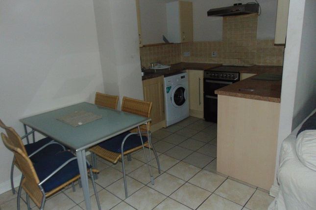 Flat 1, 6 The Corranades, New Road, Southampton photo 3