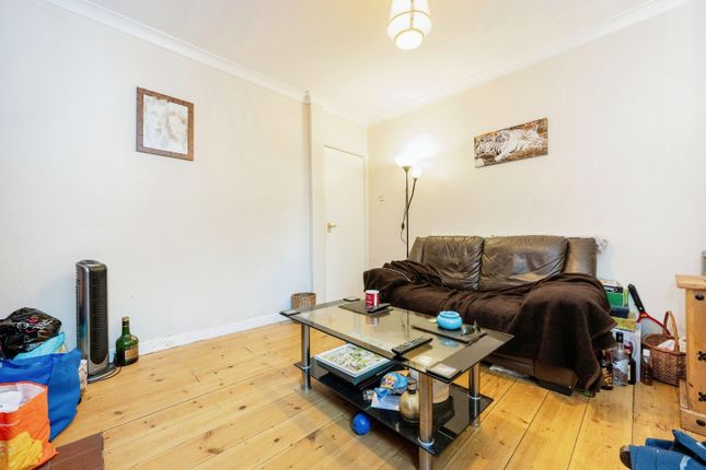 End terrace house for sale in Great Northern Road, Dunstable