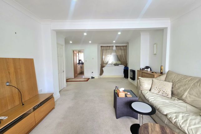 132, Weald Lane, Harrow photo 3