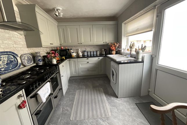 68, Grovehill Park, Llanelli photo 3