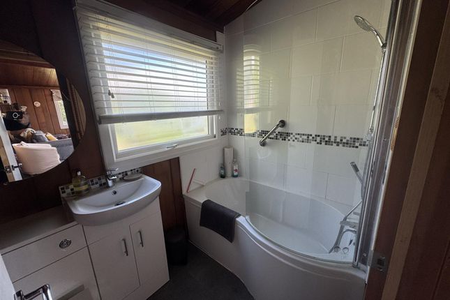 34 Timber Hill, Haverfordwest photo 2