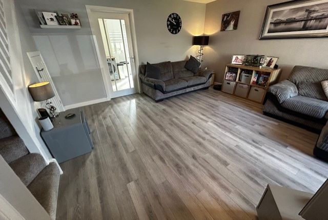 64, Cambridge Cescent, North Lanarkshire photo 4