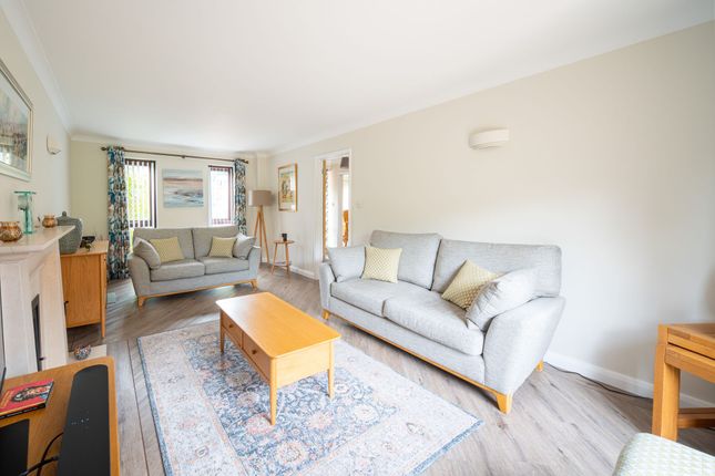 32 Merrick Way, Eastleigh photo 4