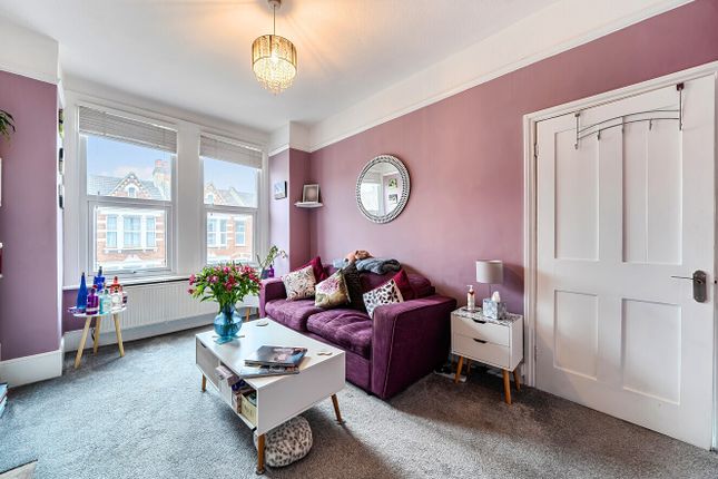 33A,, Bruce Road, Tooting Borders photo 3