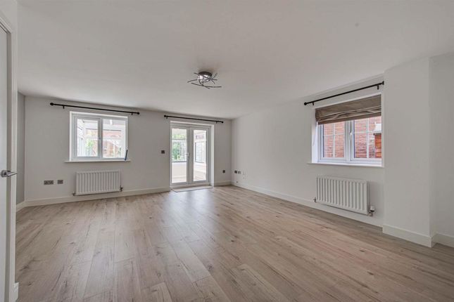 11 Oak Tree Avenue, Congleton photo 3