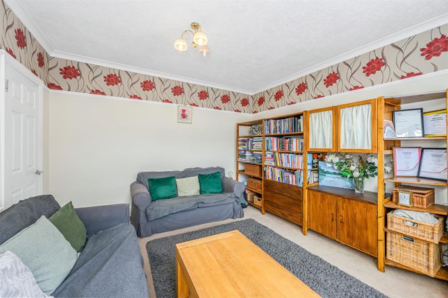 103, Cherrydown Avenue, Chingford photo 4