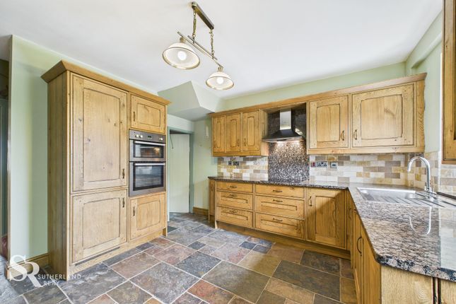 6 Cliff Road, Buxton photo 3