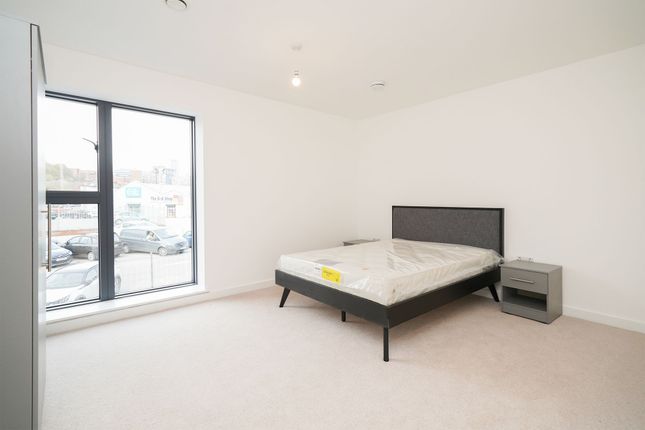 Flat to rent in Cutlers Gardens, Sheffield