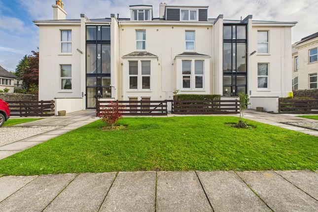 Cam03974G0-Pr0220-Still015