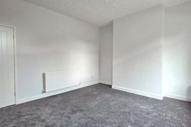 8, Pontefract Terrace, Pontefract photo 2