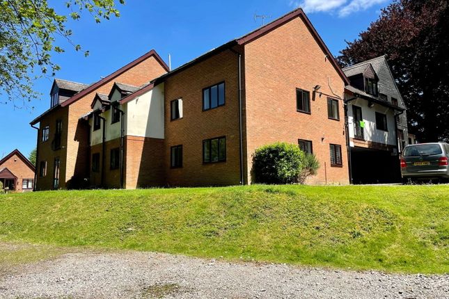 Thumbnail Flat for sale in Caunter Road, Speen, Newbury