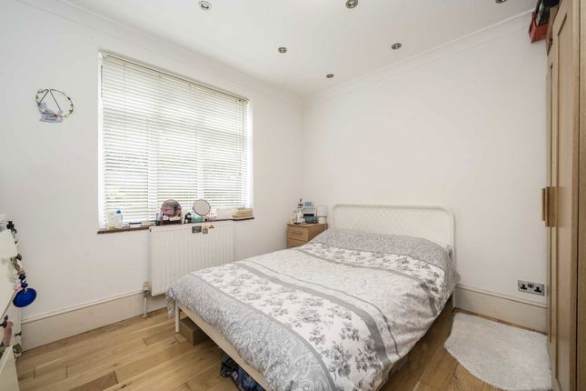 45, Northcote Avenue, London photo 3