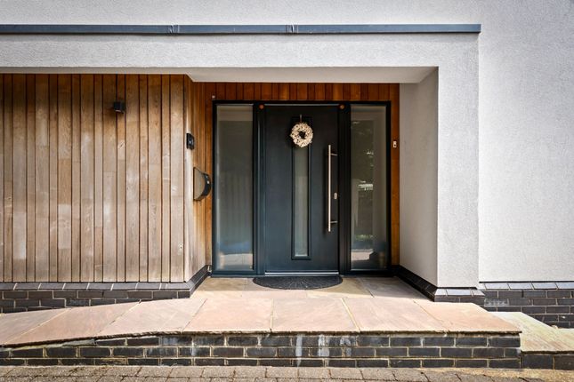 1 Stede Close, South Croydon photo 3