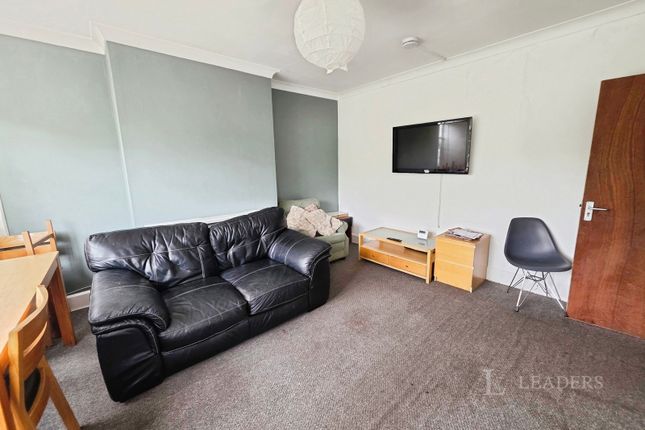 Room 5, 2, Grove Road, Leicestershire photo 4