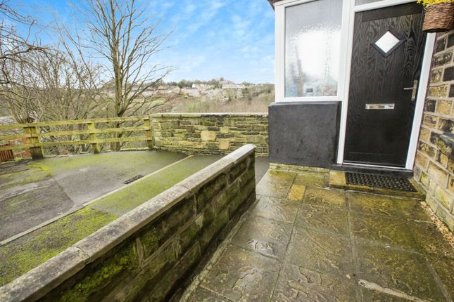 End terrace house for sale in Woodside Road, Halifax