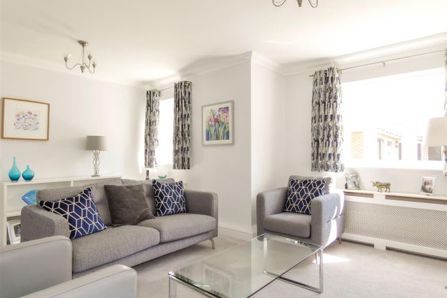 4, Cleeves Court, Cleeves Way, Rustington photo 2