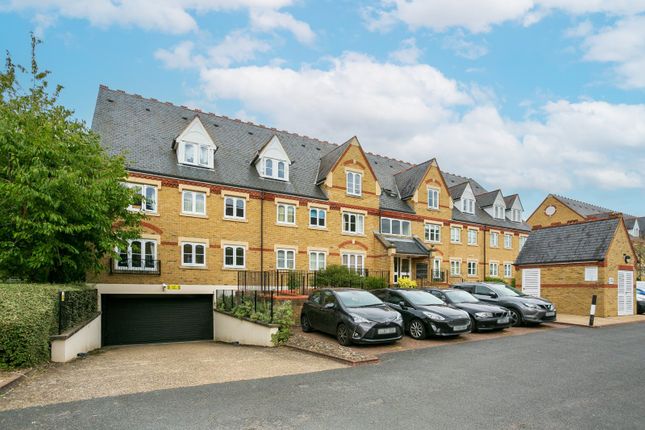 Flat for sale in Exeter Close, Watford, Hertfordshire
