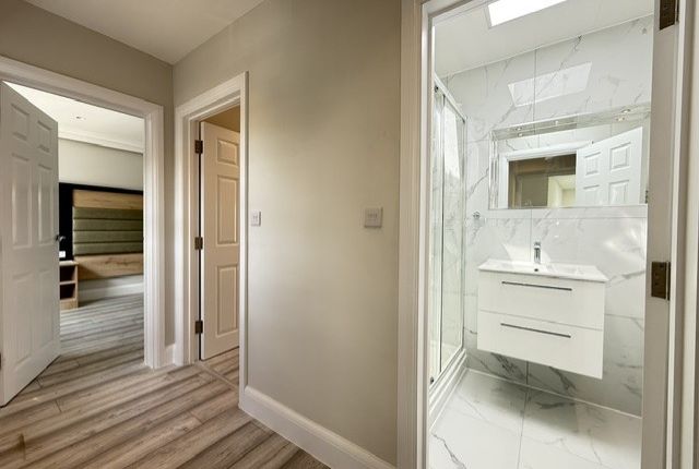 Flat 5, Watford photo 4