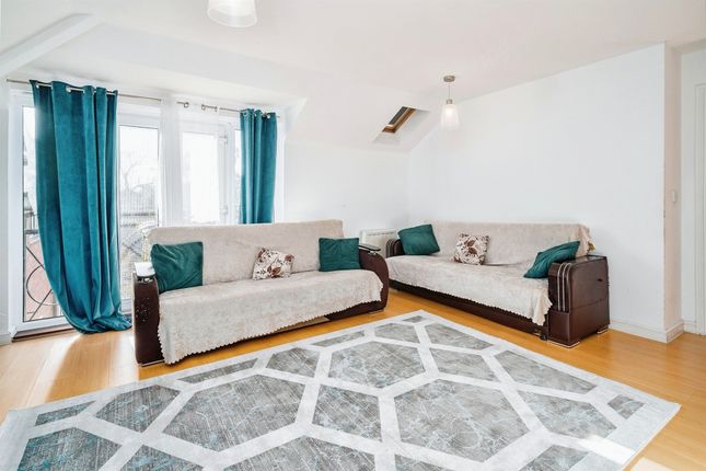 Flat for sale in Winnipeg Way, Broxbourne