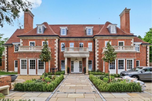 Thumbnail Flat for sale in The Bishops Avenue, Hampstead Garden Suburb, East Finchley, Highgate North London