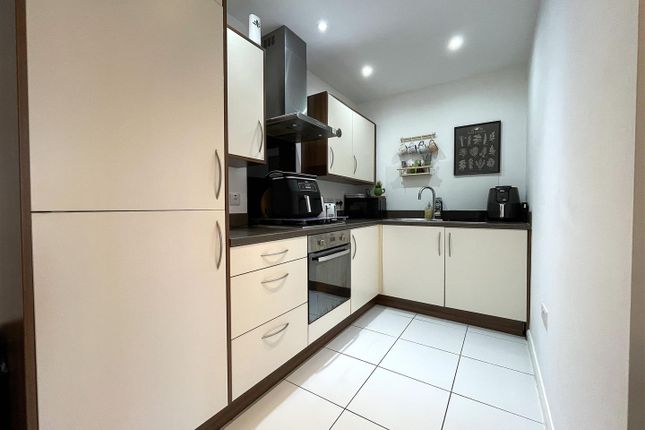 4 The Holmes, Coupland Road, Selby photo 4