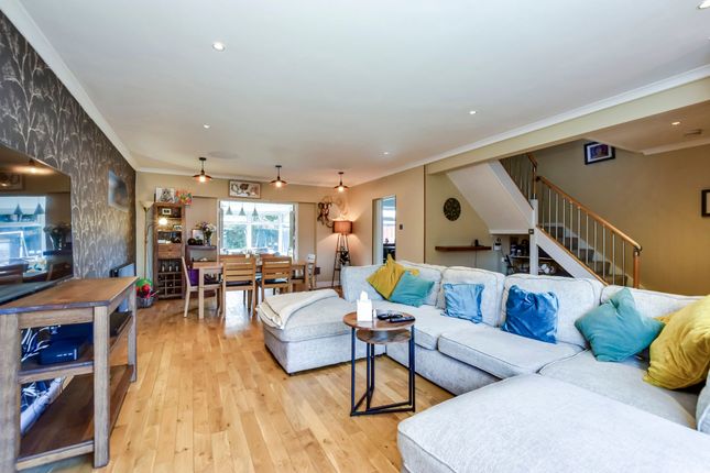 47 Greenways, Abbots Langley photo 2