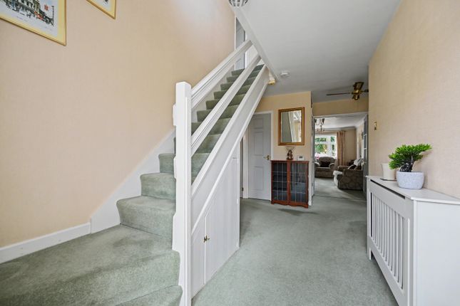 6, Hawlands, Rugby photo 2