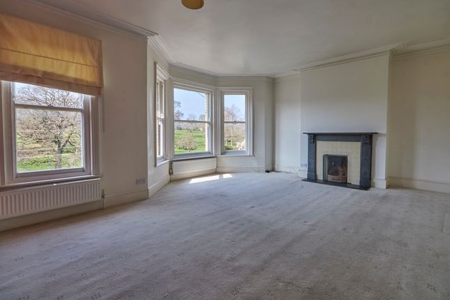 Flat 2, 14, Station Road, Budleigh Salterton photo 3