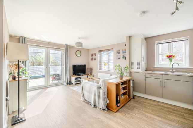 Flat 3, Burtenshaw Court, 7, Amsbridge Crescent, Littlehampton photo 2