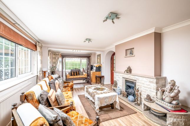 1, Fawn Court, Hatfield photo 2