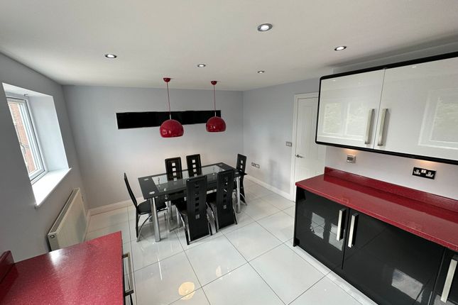 111 Vesper Road, Leeds photo 2