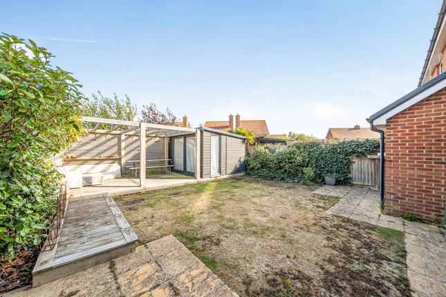 35 Beech Avenue, Chichester photo 3