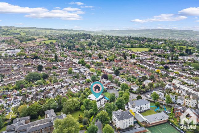 10 Hartley Court, Pittville Circus Road, Cheltenham photo 4