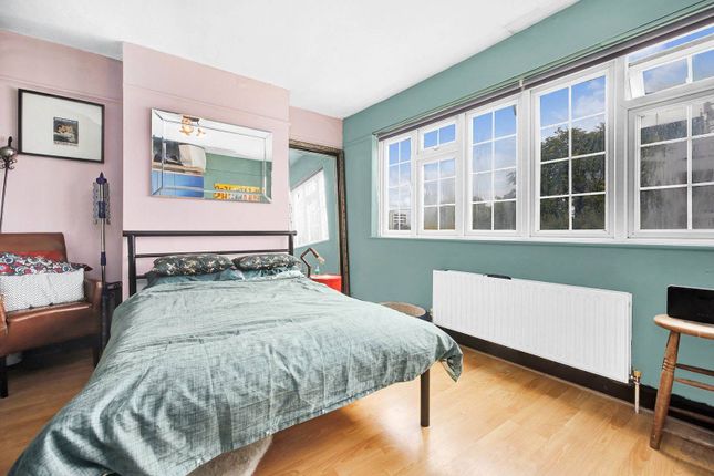 Thumbnail Flat for sale in Cannon Street Road, Tower Hamlets, London