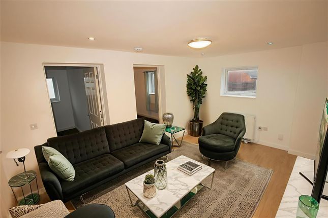 1 - Living Room - Modern - 2 (2).Jpg