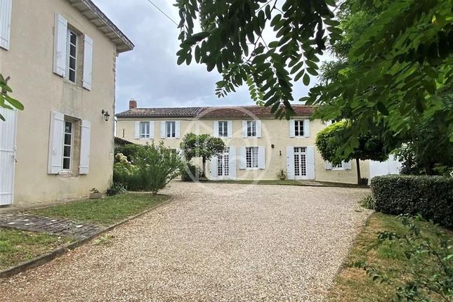 Property for sale in Sainte-Croix-Du-Mont, 33410, France, Aquitaine, Sainte-Croix-Du-Mont, 33410, France