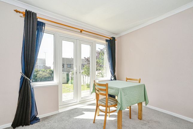8, Gainsborough Avenue, Royal Wootton Bassett photo 4