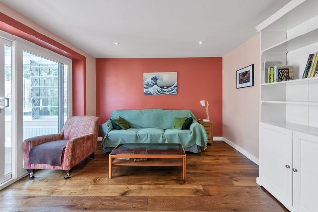6 Thomas Way, Royston photo 2