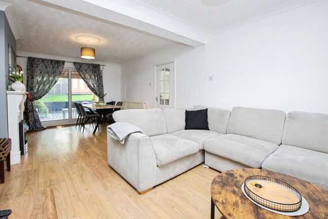 18, Willows Avenue, Alfreton photo 4