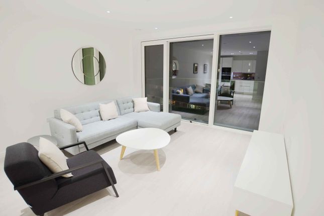 Flat for sale in Devan Grove, London