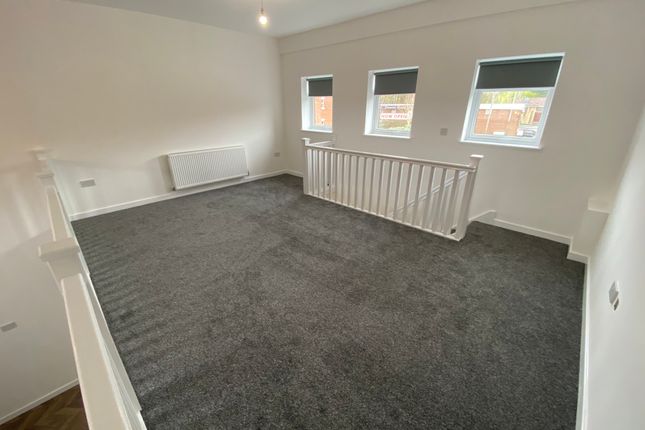 Flat to rent in Station Road, Haydock, St. Helens