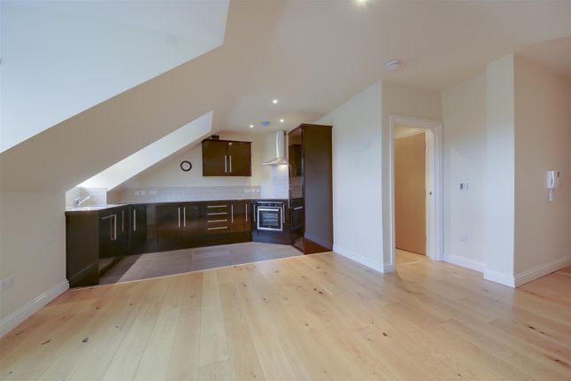 93, Brook Court, Radlett photo 2