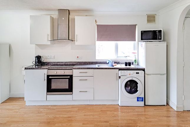 Maisonette for sale in Hawthorne Crescent, West Drayton