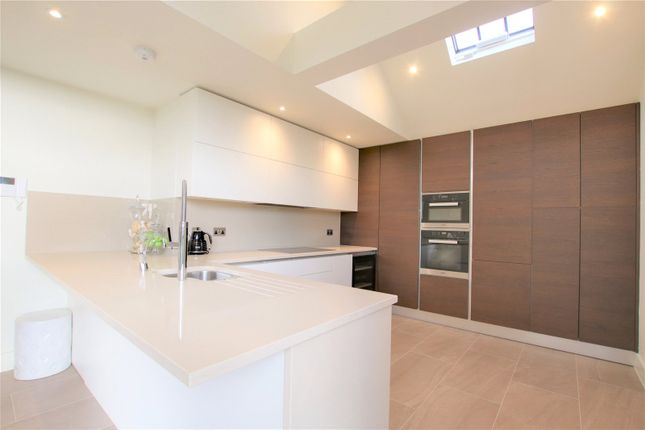 Flat for sale in Antlia Court, Hadley Road, Enfield, Middlesex
