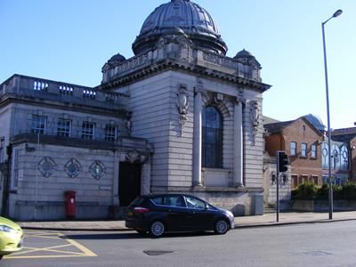 Commercial property to let in Former Magistrates Court Building, Horninglow Streeet, Burton Upon Trent, Staffordshire