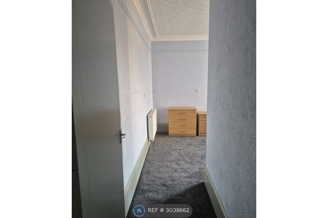 Flat, A London Road South, Lowestoft photo 3