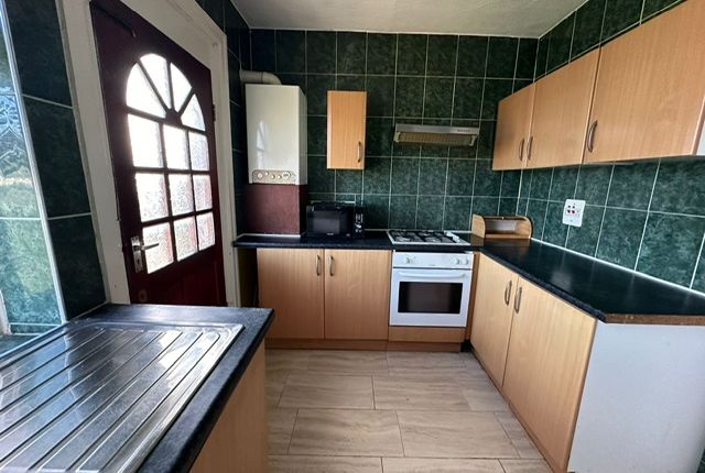 3 DUNSTABLE COURT, DUNSTABLE ROAD, LUTON photo 5