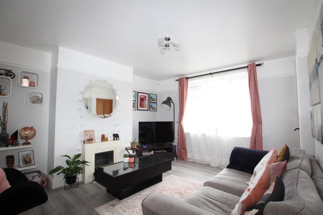 53, Woodbine Grove, Bradford photo 3