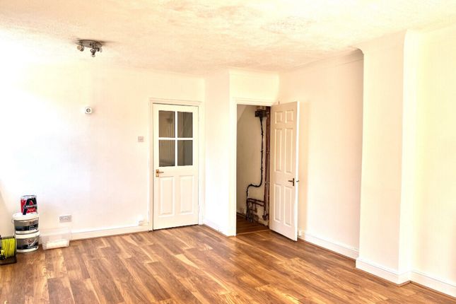 Flat to rent in Chalsey Road, London