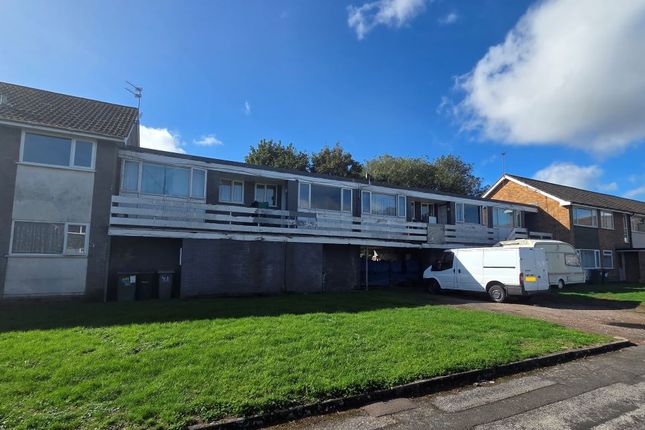 1-bed flat on 41, Tudor Court, Tipton, £39,000